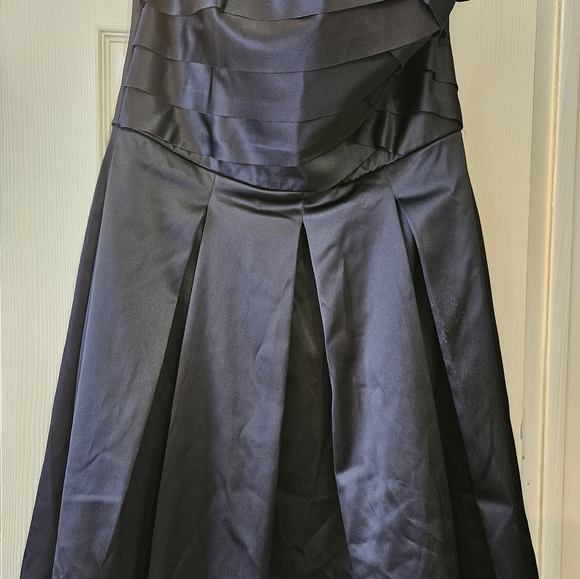 WHBM Black Sleeveless Cocktail Dress - Picture 4 of 5